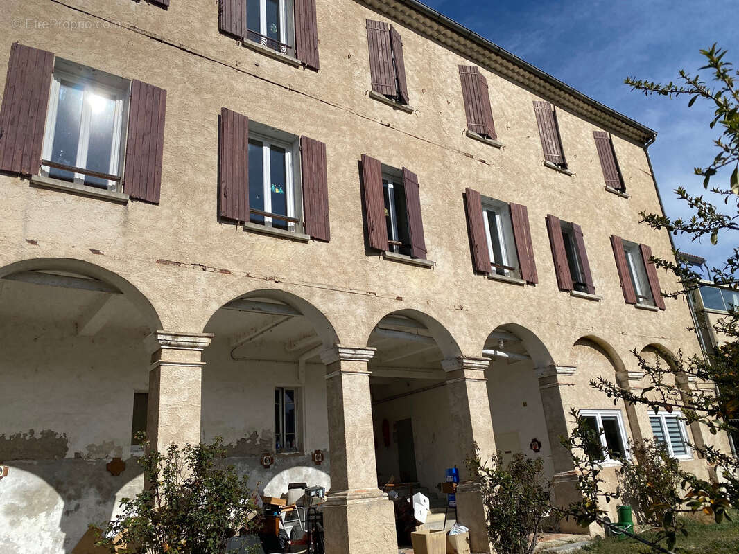 A VENDRE Oraison Demeure de 424 m2 sur 1800 m2 - photo 15