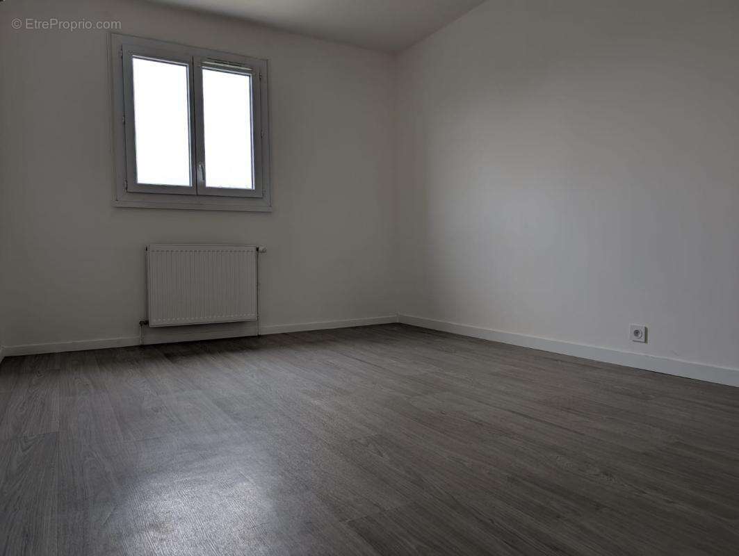 Maison à VALLON-EN-SULLY