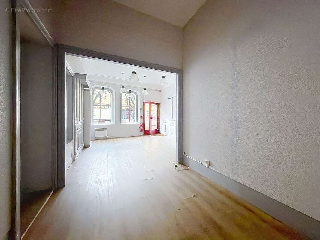 Commerce à LUXEUIL-LES-BAINS