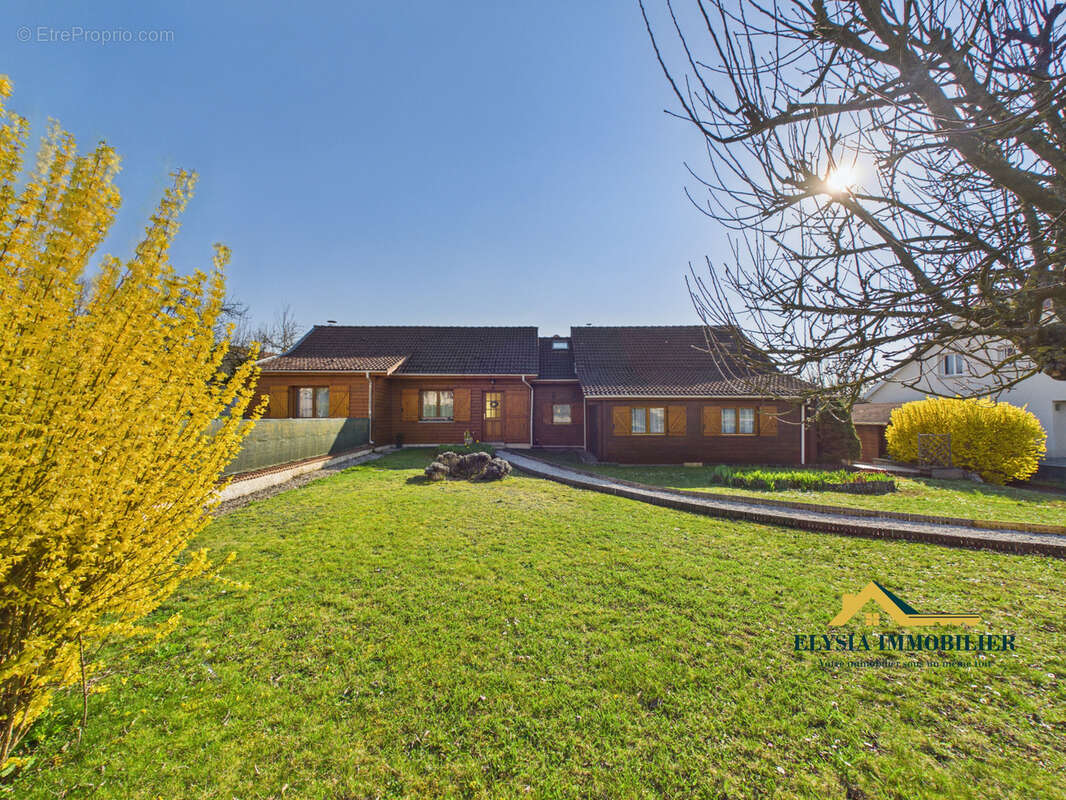 Maison à CHAUDENEY-SUR-MOSELLE