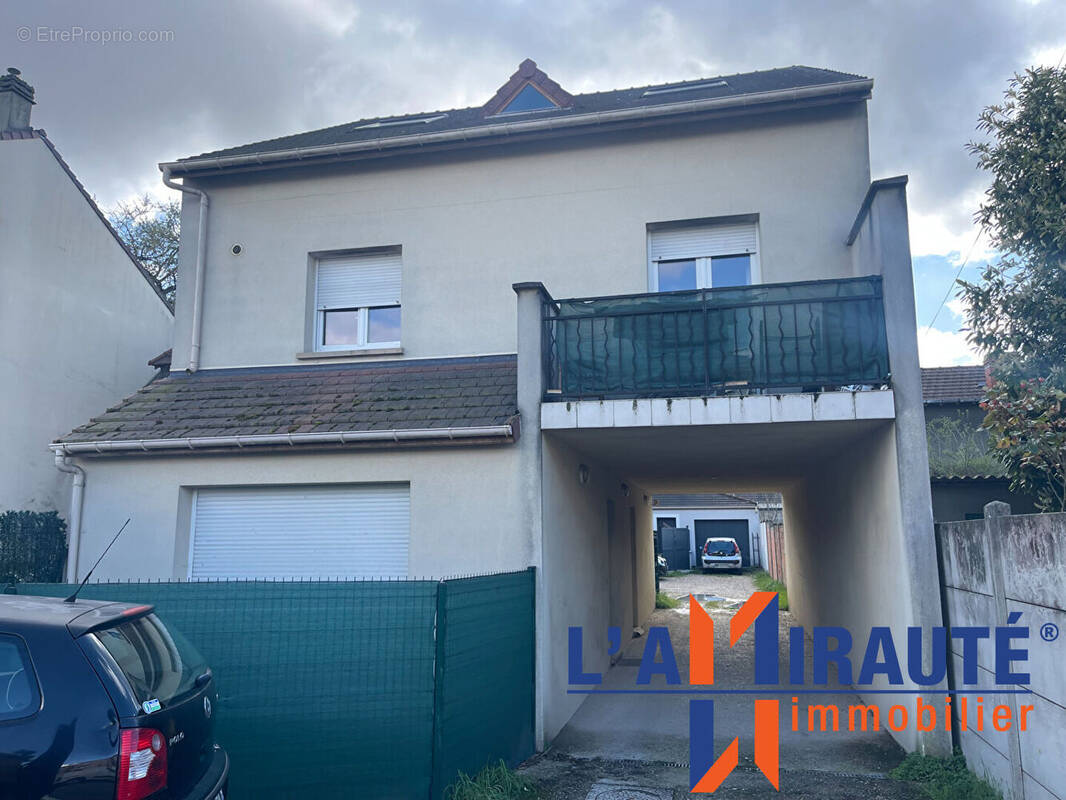 Appartement à SARTROUVILLE