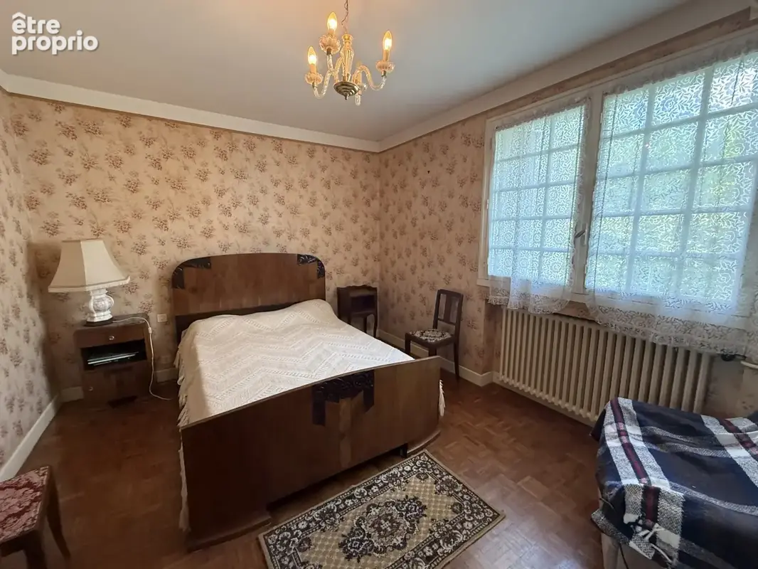 VILLENEUVE-SUR-LOT, maison des années 70 avec 5 chambres et jardin - photo 9