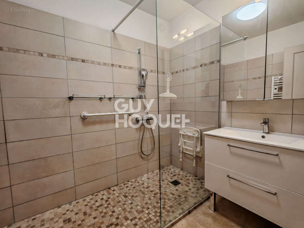 RARE ! T3 en rez-de-jardin avec garage dans une résidence sécurisée - Un véritable esprit "maison" avec son jardin privatif ! - photo 9
