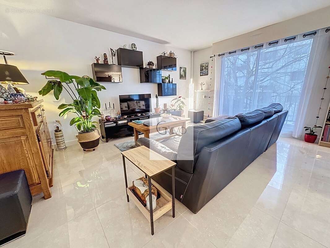 Appartement à L'HAY-LES-ROSES