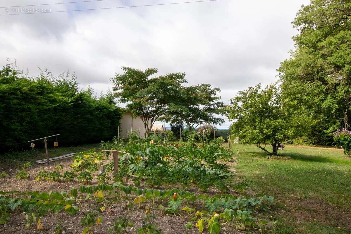 Maison à GARDES-LE-PONTAROUX