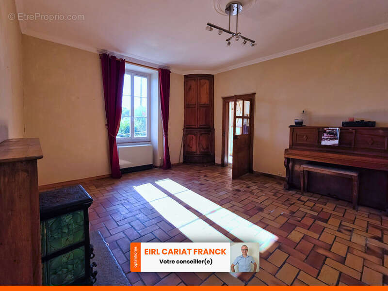 Maison à LE GRAND-BOURG