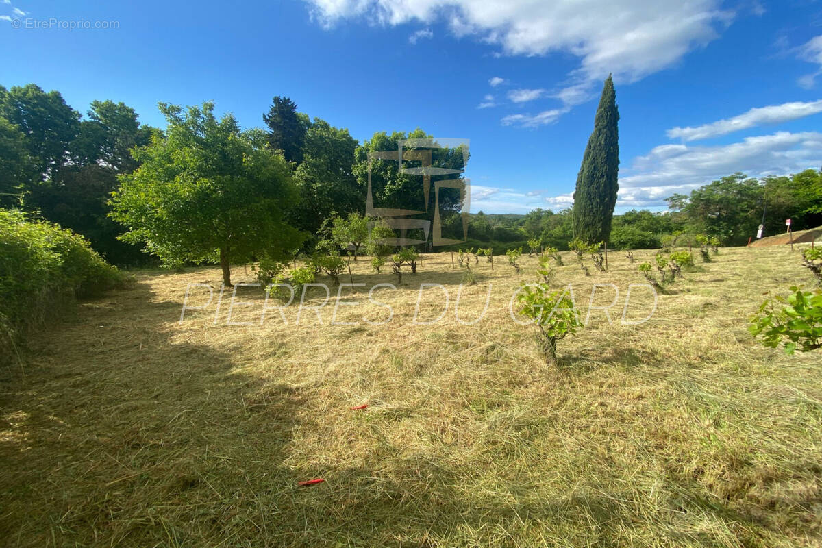 Terrain à LA ROUVIERE