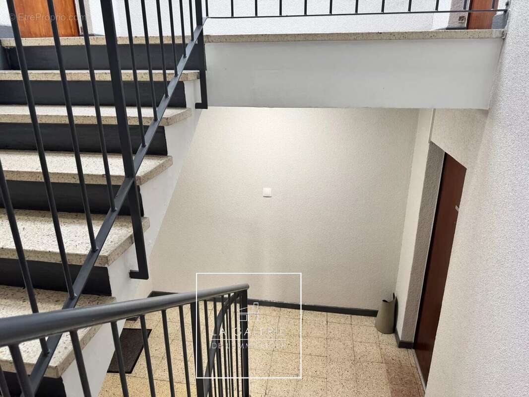 RANGUEIL – T3 de 74 m² – Dernier étage – 2 balcons – Résidence arborée – Climatisation – Métro à pied - photo 8