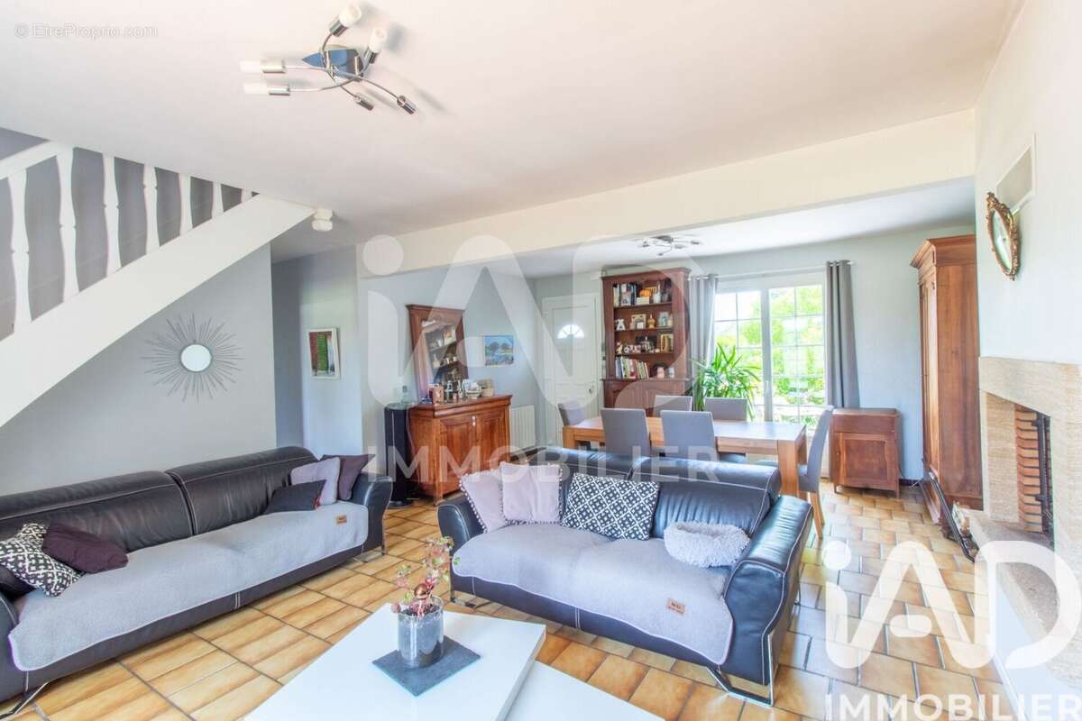 Maison 236 m² à Chatenoy  - photo 3