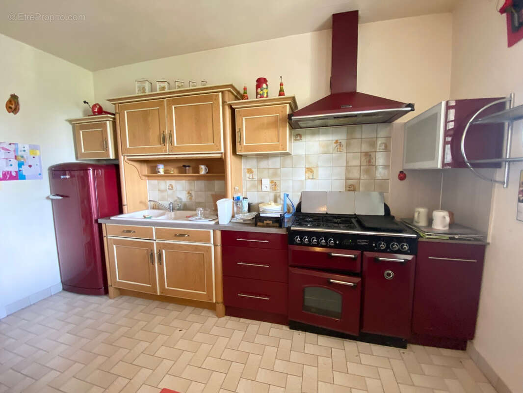 Maison à SAINT-PANTALEON-DE-LARCHE