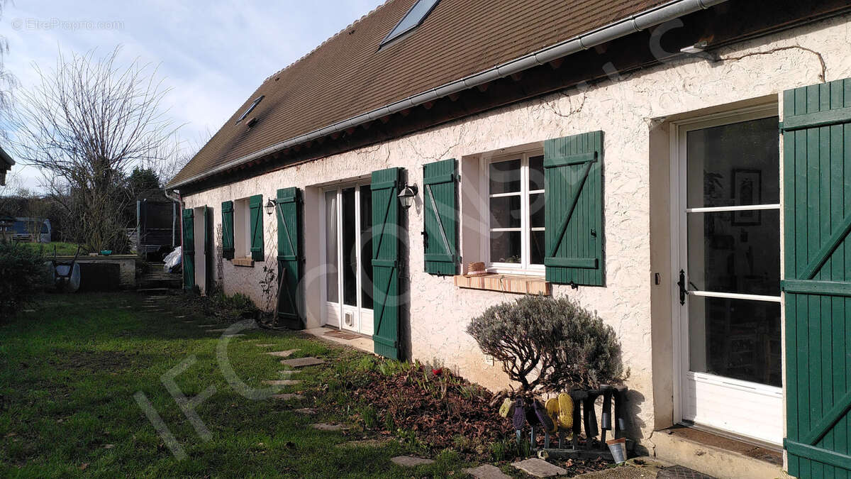 Maison à HEUBECOURT-HARICOURT