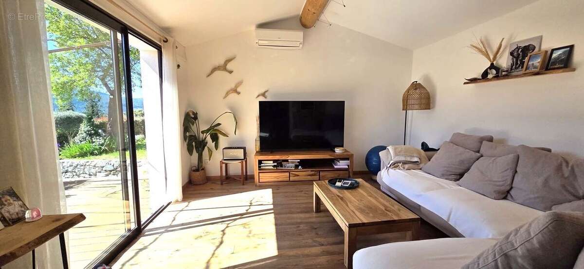 Maison à CUGES-LES-PINS