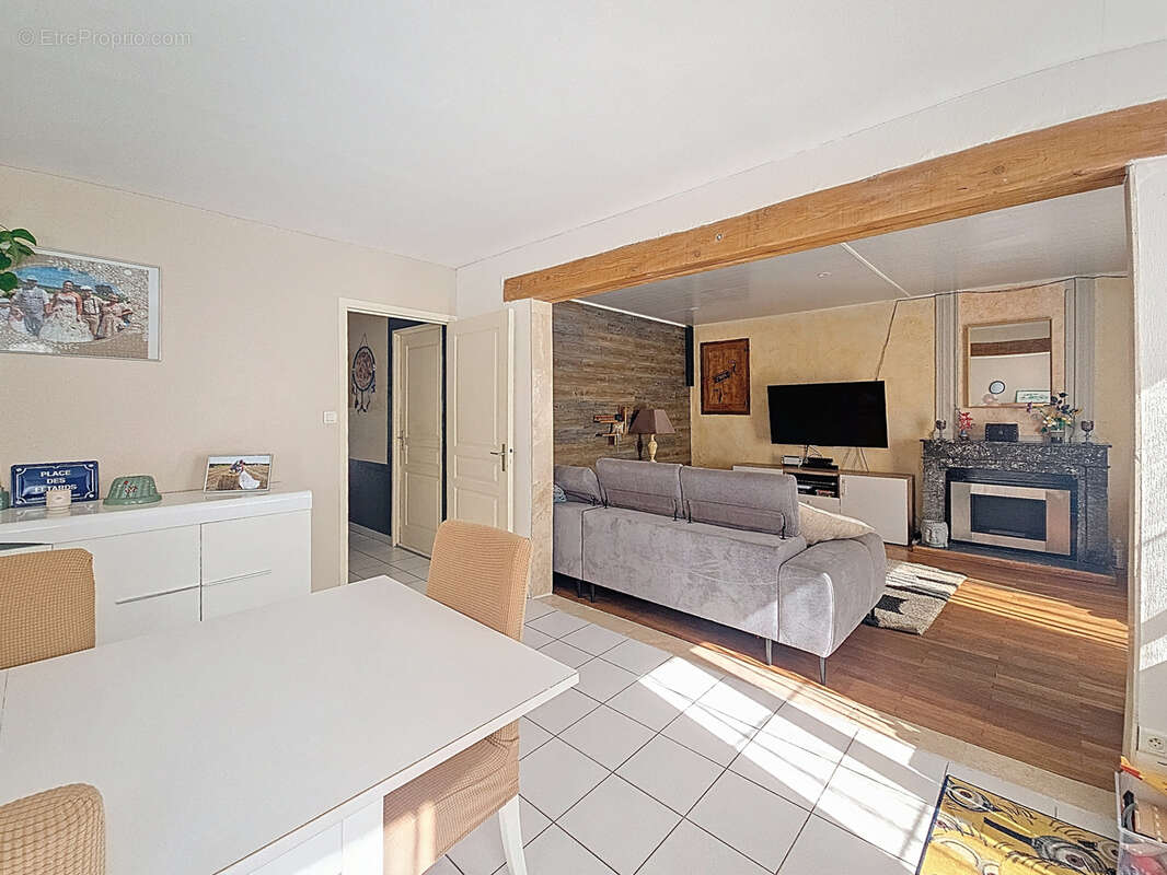 Maison à MONTREVEL-EN-BRESSE