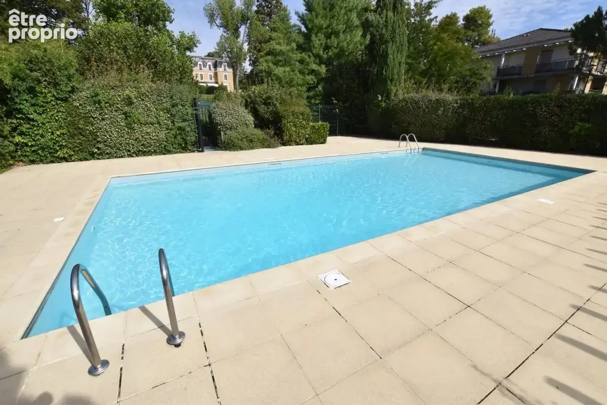 Appartement T2 À Vendre avec garage fermé / résidence sécurisée / parc arboré avec piscine - photo 21