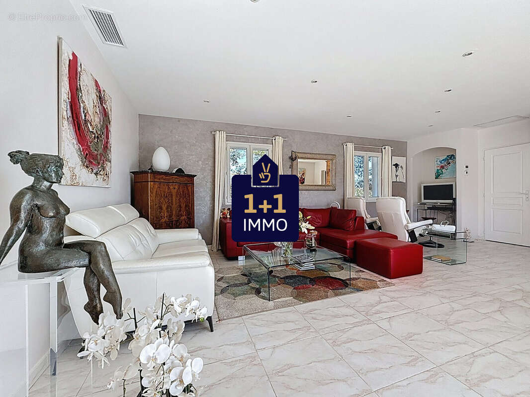 Maison à ROQUEBRUNE-SUR-ARGENS