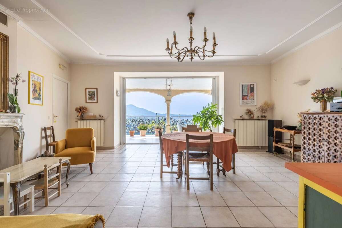 Maison de caractère 8P/ 354 m² – Vue panoramique / 6 suites / appartement 2P indépendant / terrain 1041 m² / 25 min de Nice - photo 13