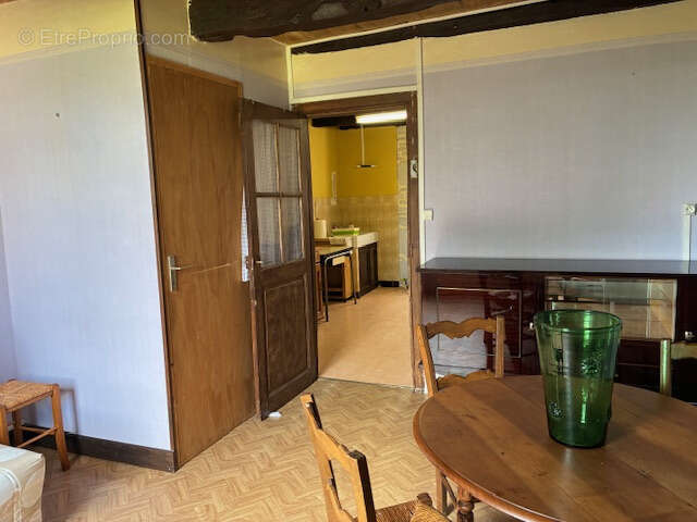 Maison à CASTELNAU-MONTRATIER