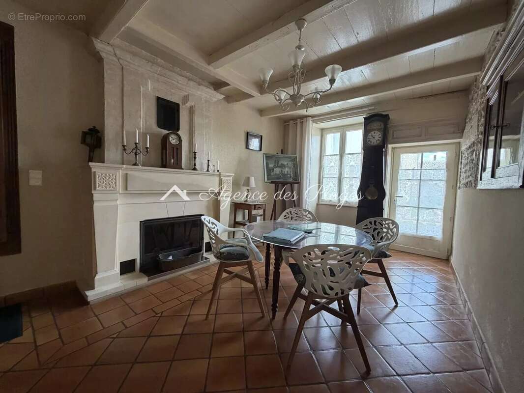 Maison à MESCHERS-SUR-GIRONDE