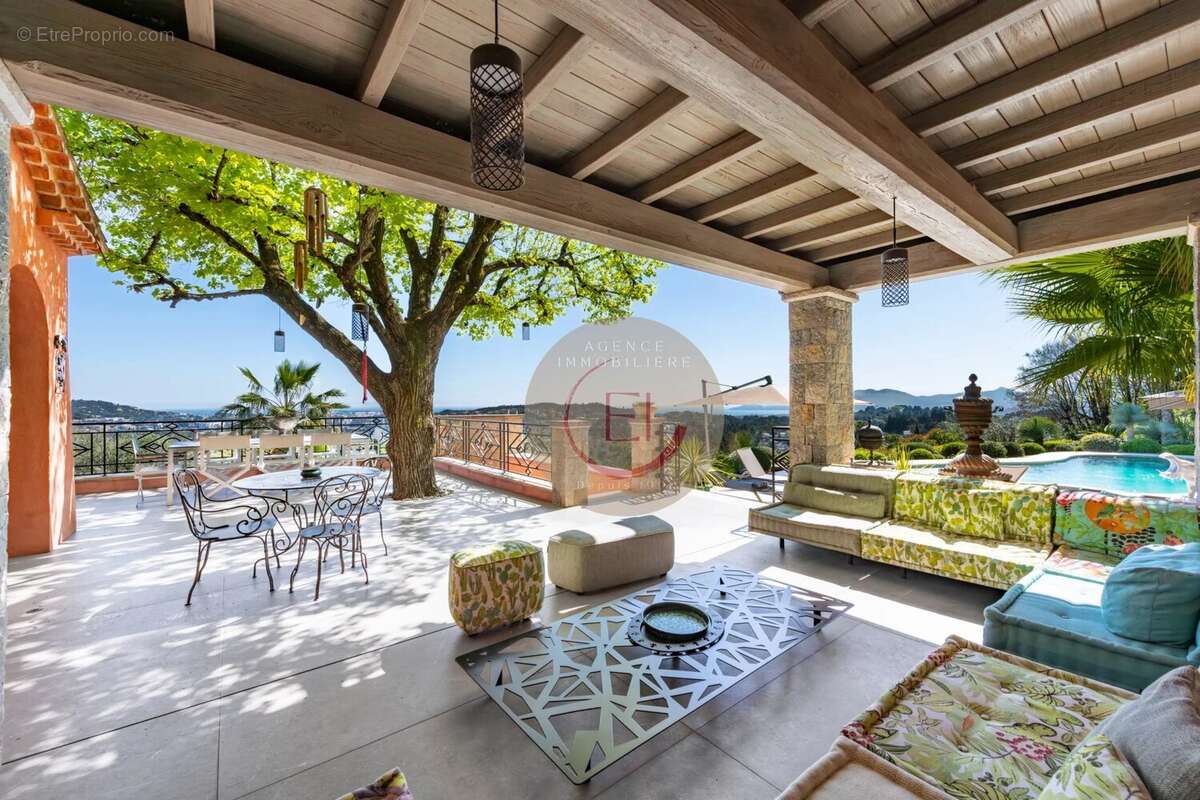 Maison à MOUGINS