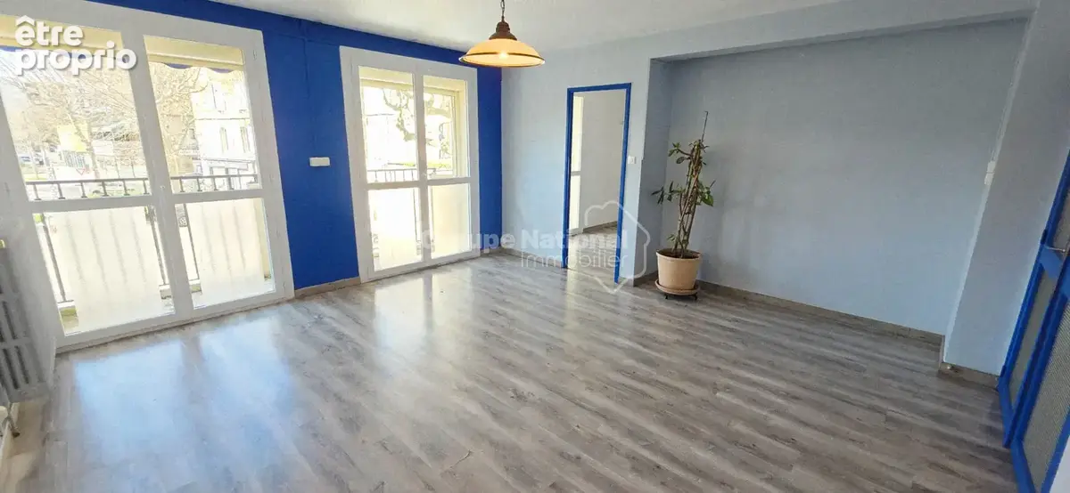 Appartement à BAGNOLS-SUR-CEZE