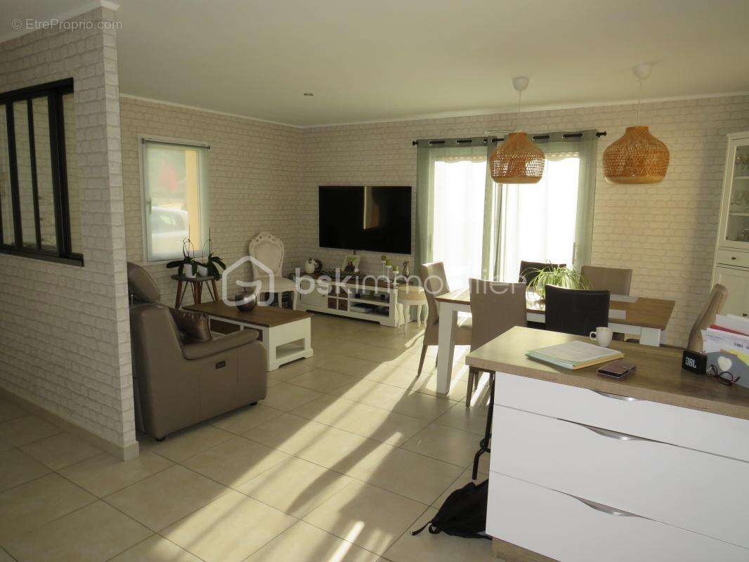 Maison plain-pied récente de 90 m², RT 2012 aux normes PMR sous garantie décennale - photo 5