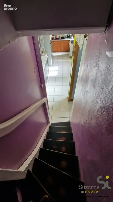 Escalier qui monte au chambres