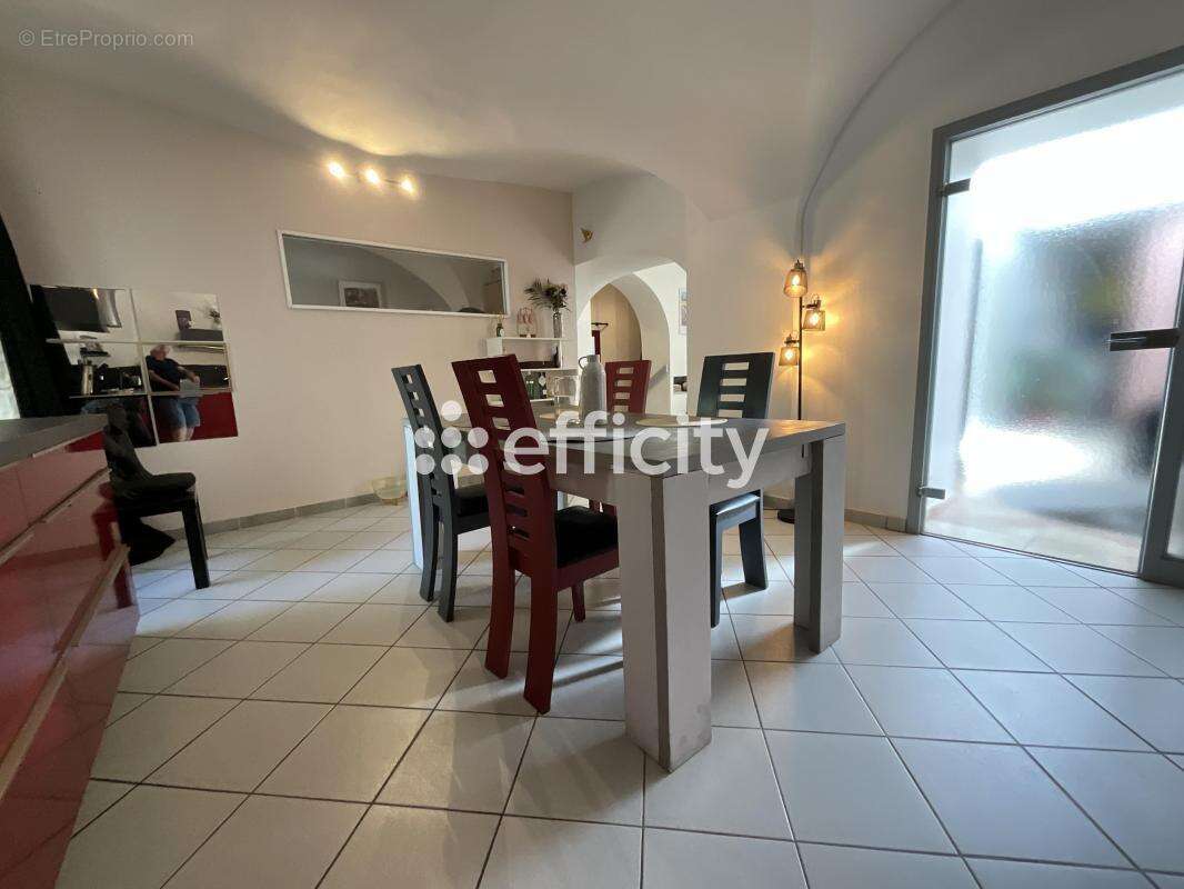 Appartement à PRIVAS