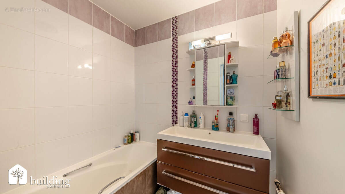 Appartement à LEVALLOIS-PERRET