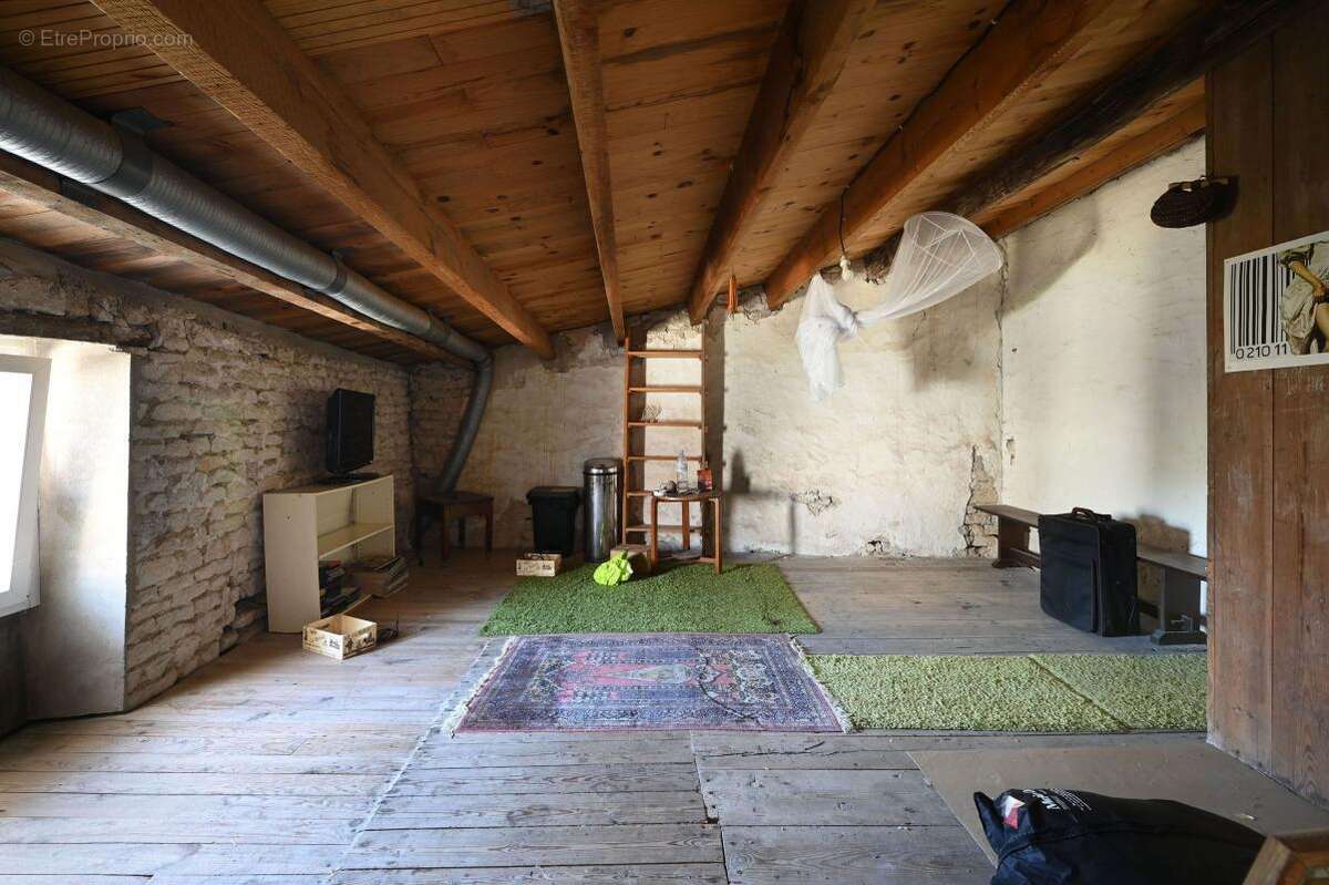 Typique maison rétaise à vendre st clement authenticite charme - photo 18