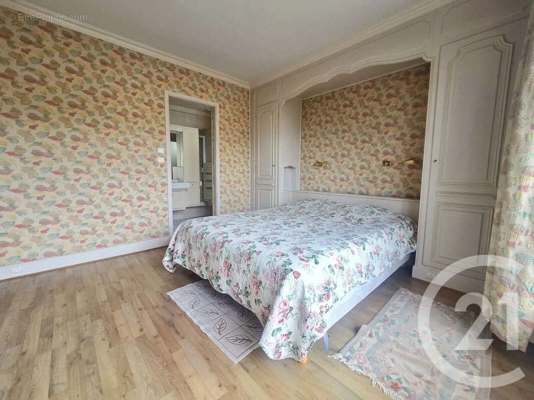 Maison à SAINT-MAUR-DES-FOSSES