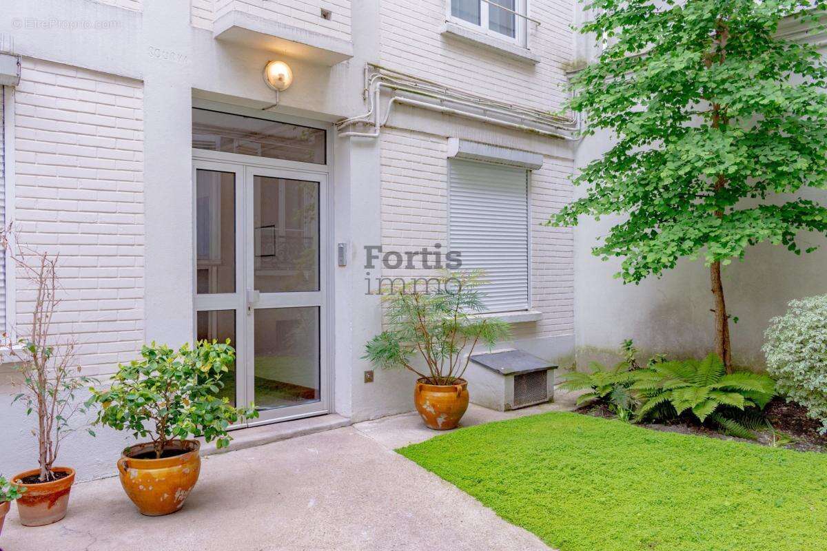 Appartement à LEVALLOIS-PERRET
