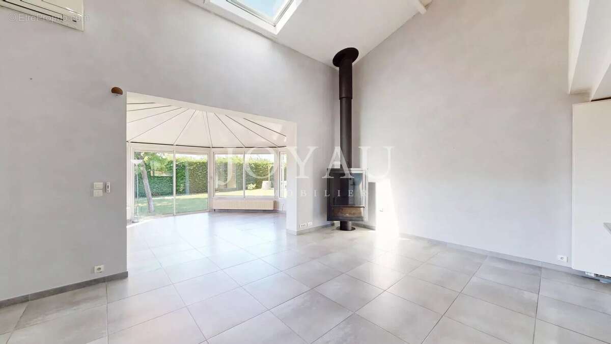 Commerce à TOURNEFEUILLE