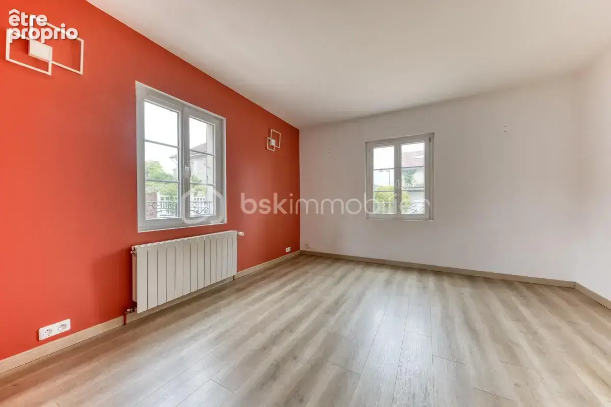 Maison menier familiale, sans mitoyennete, avec 4 chambres, dépendance, garage et cave total - photo 6