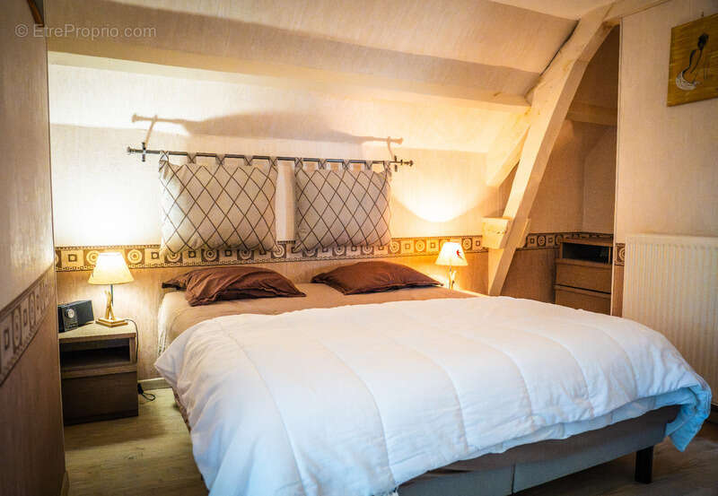 Maison 275 m² à Champsecret  - photo 16
