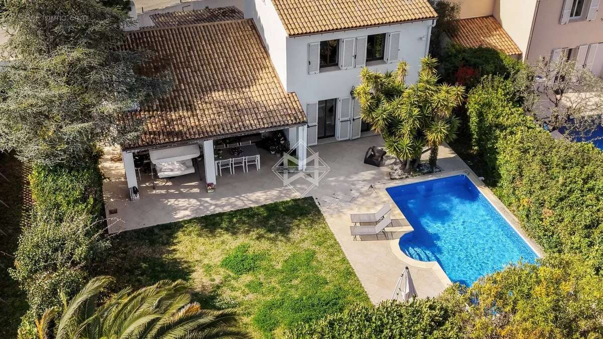 Maison à VILLENEUVE-LOUBET