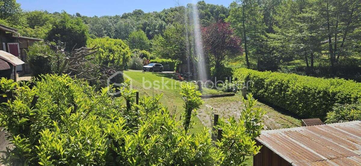 Terrain à BOURGOIN-JALLIEU