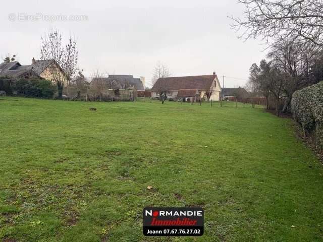 Terrain à JUMIEGES