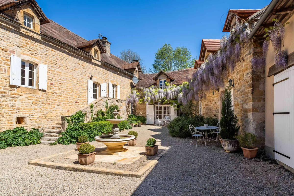 Propriété de campagne avec, piscine et dépendances - photo 12