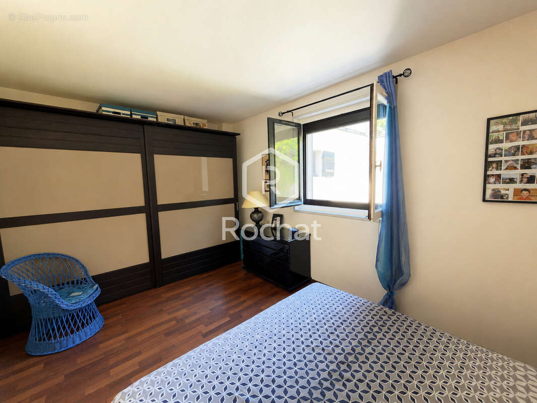 Viager occupé sur 10 ans Ensemble immobilier de 155 m2 à La Tour en Jarez (42580) - photo 13