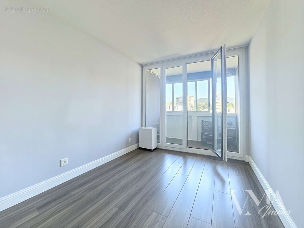 Appartement t2/t3   saint-étienne   rue paul ronin - photo 5