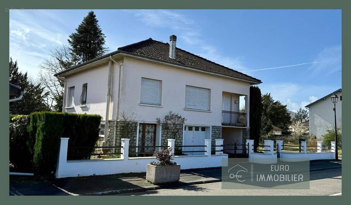 Maison à LUXEY