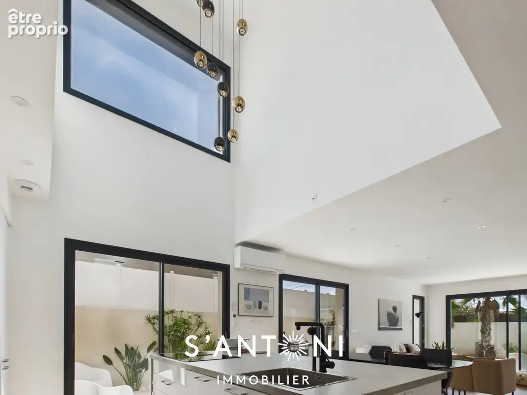Vias  coup de cur pour cette villa récente de 150 m² avec piscine - photo 5