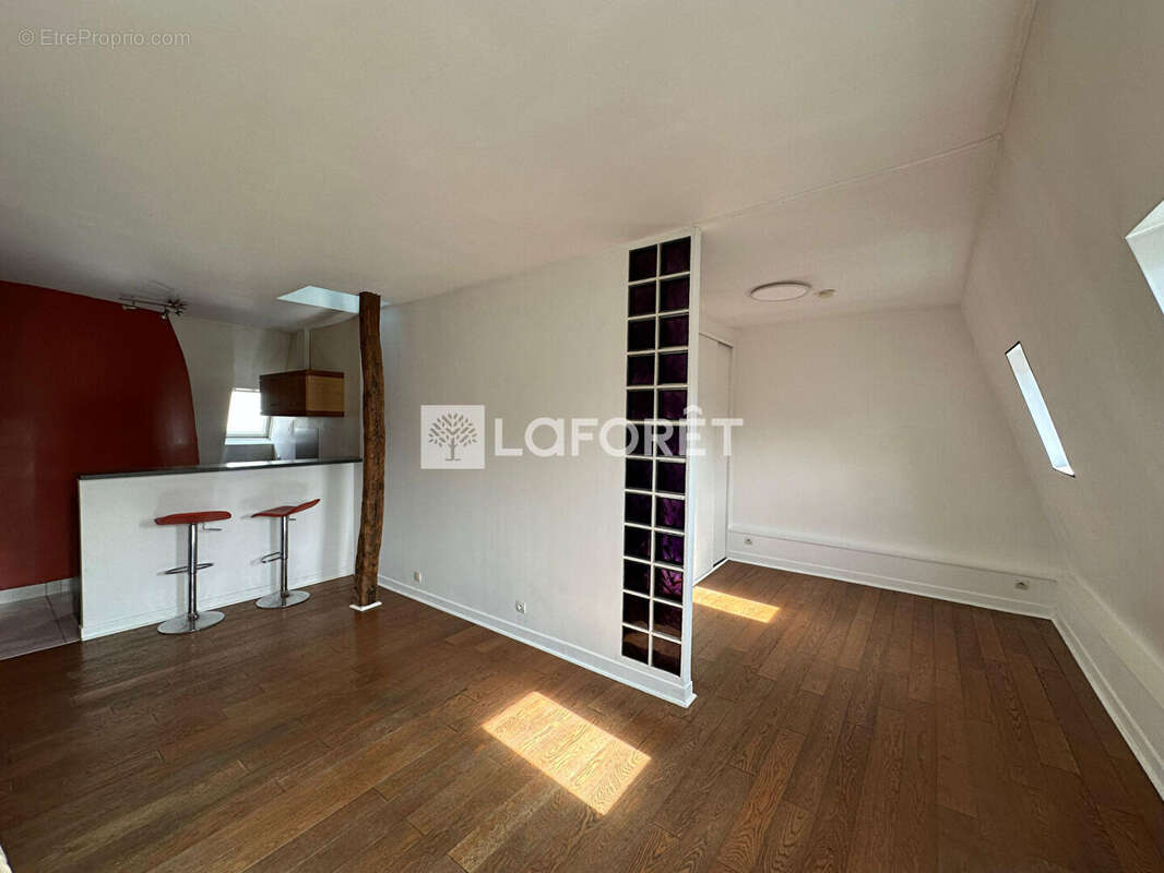 Appartement à PARIS-17E