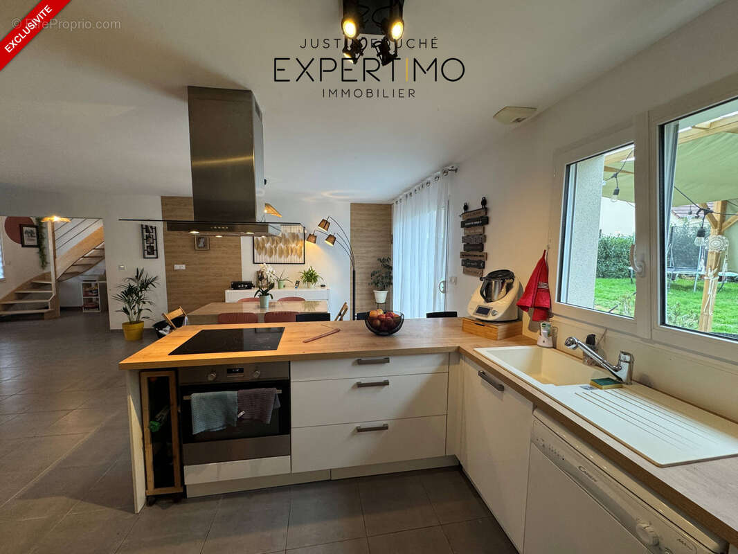 Maison à MONCE-EN-BELIN