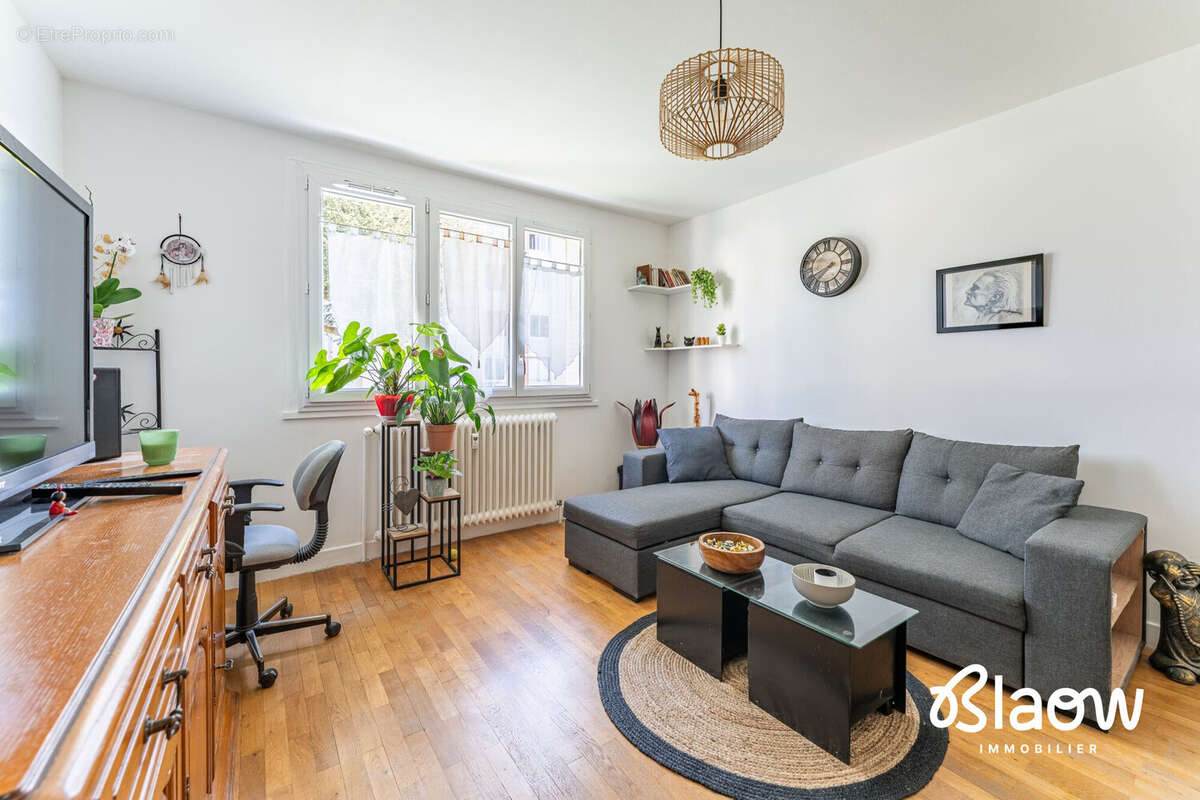 Appartement à MEYZIEU