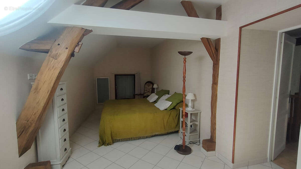 Maison à COULANGES-SUR-YONNE