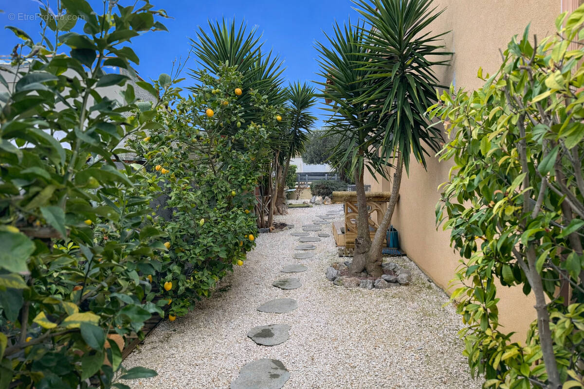 Maison à LEZIGNAN-CORBIERES
