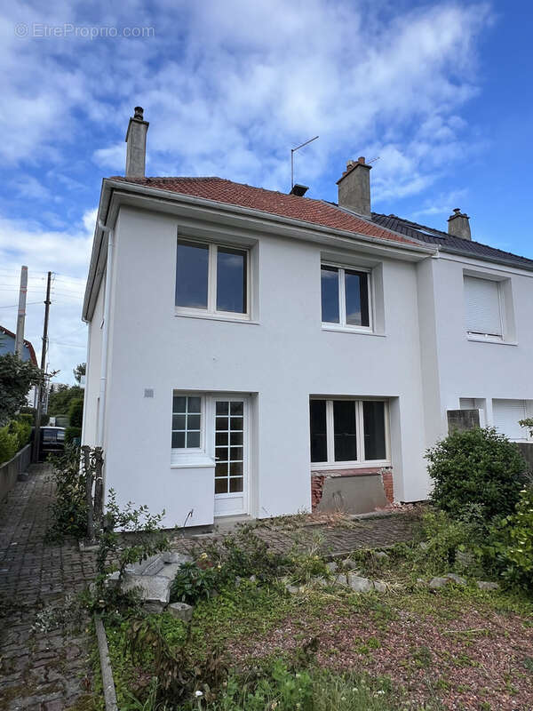 Secteur Quentovic maison avec jardin  bâtie sur 380 m2 avec 3 ch combles aménageables et garage - photo 2