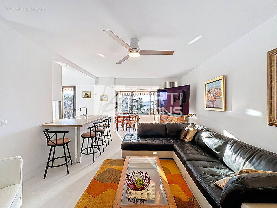 Appartement à MANDELIEU-LA-NAPOULE