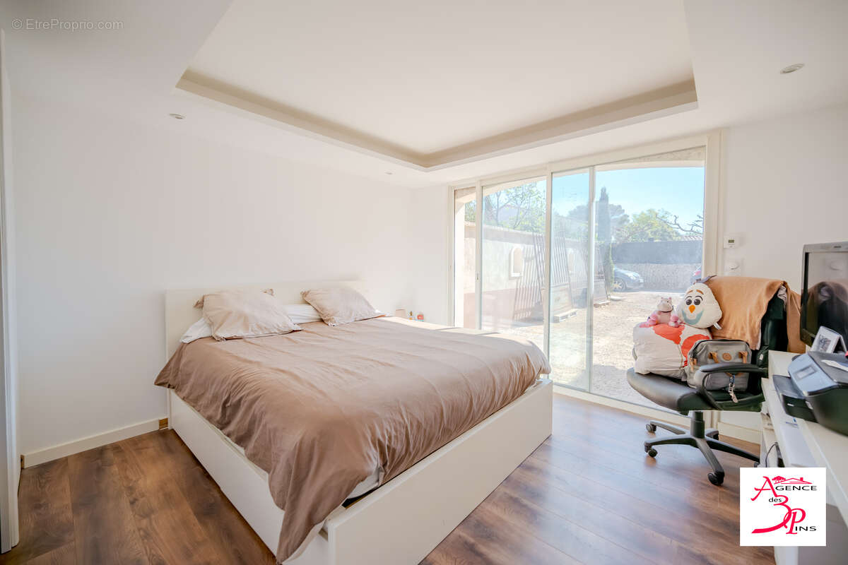 Maison 130 m² à Pierrefeu-Du-Var  - photo 5